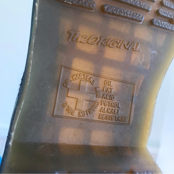 DR. MARTENS black leather 1460 PASCAL lace up ankle boots - Picture 11 of 13